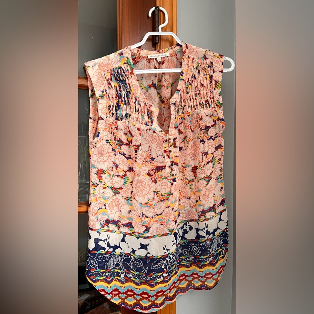 ⭐️Daniel Rainn Colorful Sleeveless Top